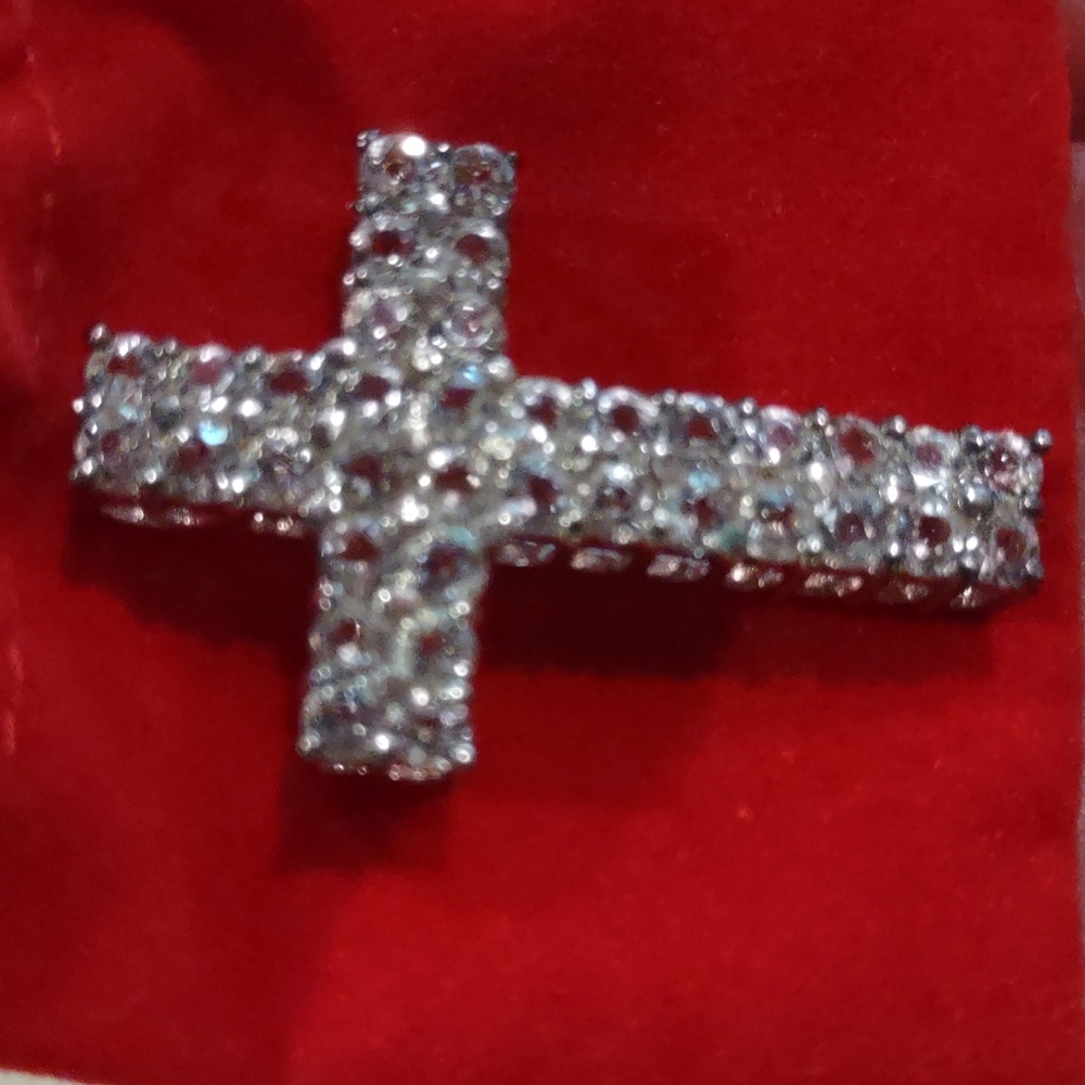 White Topaz Cross Pendant Set In Sterling Silver - Picture 3 of 9